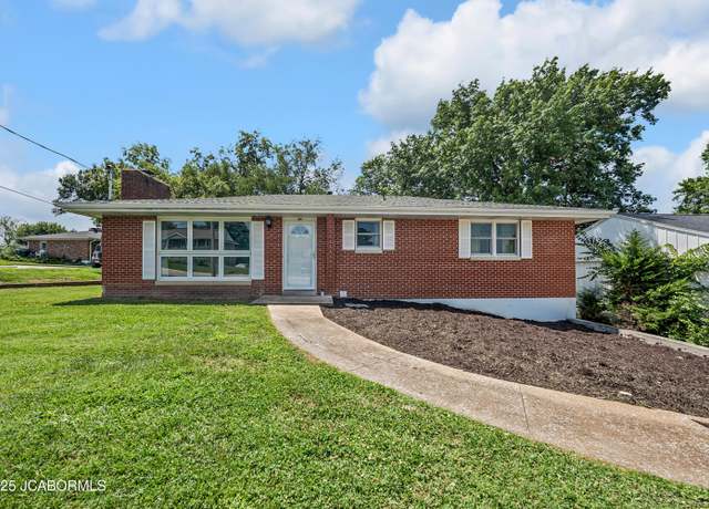 Property at 1728 Southwest Blvd, Jefferson City, MO 65109, 3 beds, 2.5 baths