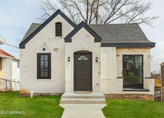 Property at 911 Jackson St, Jefferson City, MO 65101, 2 beds, 1 bath
