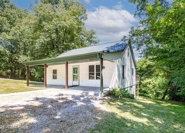 Property at 3211 Moreau View Dr, Jefferson City, MO 65101, 4 beds, 1.5 baths