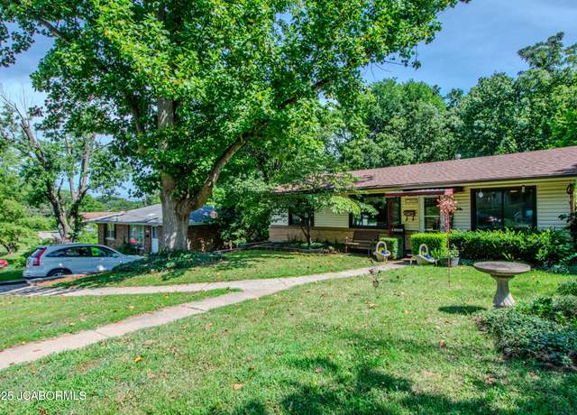 Property at 1309 Isom Dr, Jefferson City, MO 65101, 4 beds, 1.5 baths