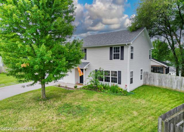 Property at 170 E Crest CT Ct, Columbia, MO 65202, 3 beds, 2.5 baths
