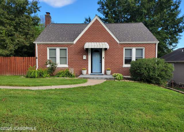 Property at 202 Mckinley St, Jefferson City, MO 65101, 3 beds, 1 bath