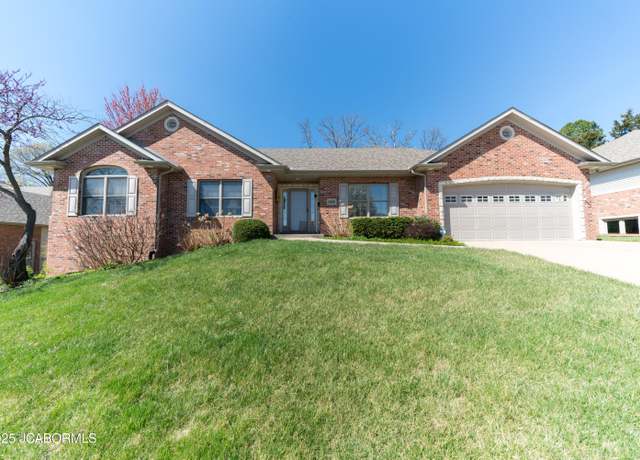 Property at 2428 Country Club Dr, Jefferson City, MO 65109, 3 beds, 3.5 baths