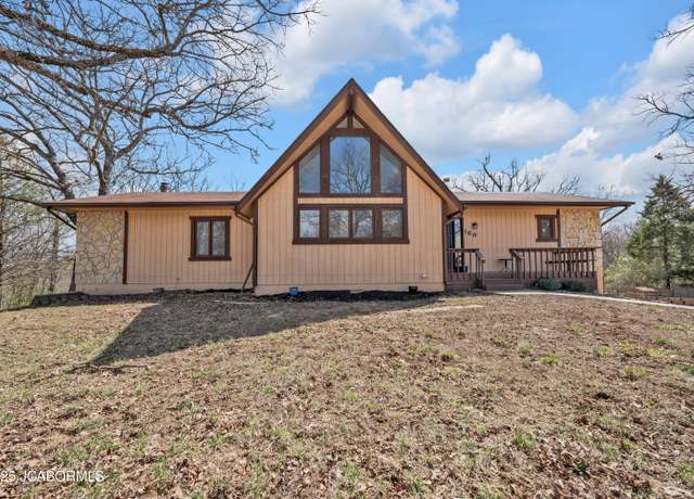 Property at 160 Ravenwood Dr, Camdenton, MO 65020, 4 beds, 2.5 baths