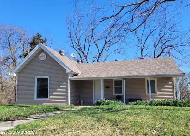 Property at 1403 E High St, Jefferson City, MO 65101, 2 beds, 1 bath