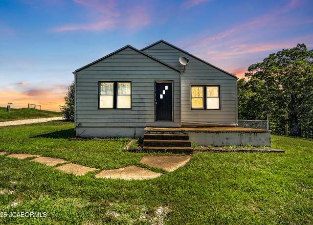 Property at 12 Pine Trl, Linn, MO 65051, 3 beds, 2 baths