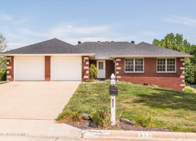 Property at 917 Amethyst Ln, Jefferson City, MO 65109, 5 beds, 3 baths
