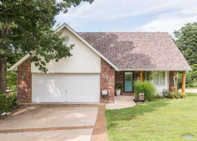 Property at 2310 Liberty Ln, Jefferson City, MO 65109, 4 beds, 3 baths