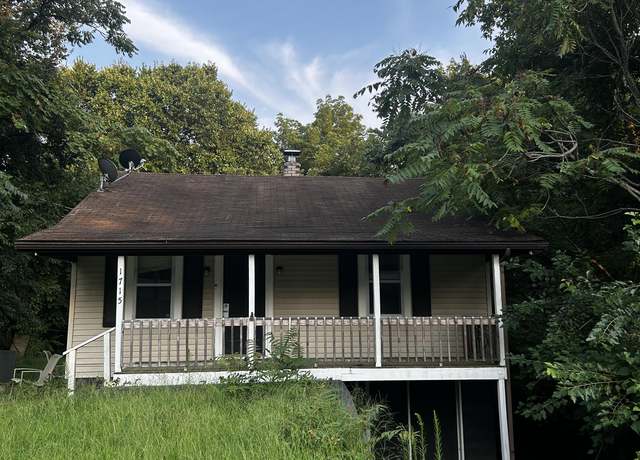 Property at 1715 Mississippi St, Jefferson City, MO 65101, 3 beds, 1 bath