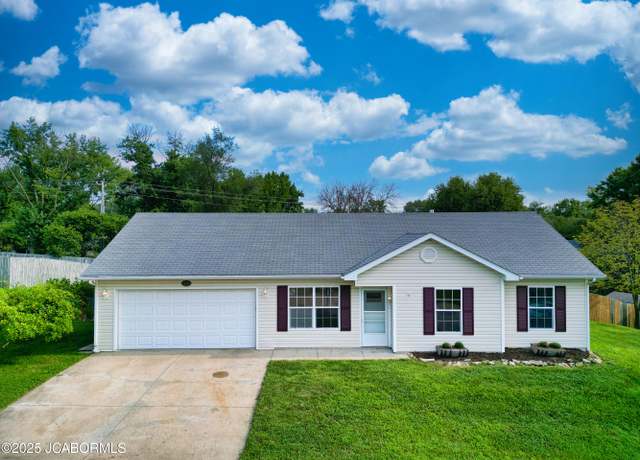 Property at 215 E Tully Ct, Columbia, MO 65202, 3 beds, 2 baths