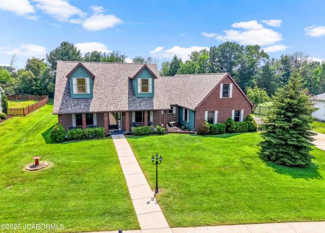 Property at 414 Tanglewood Way, Fulton, MO 65251, 4 beds, 2 baths