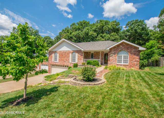 Property at 322 Kent St, Jefferson City, MO 65109, 4 beds, 3 baths