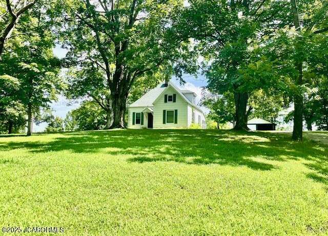 Property at 221 S Bluff St, Jefferson City, MO 65101, 2 beds, 1 bath