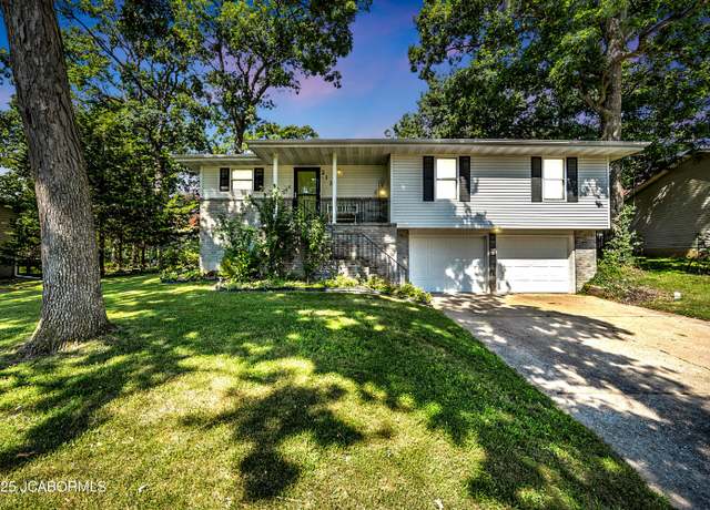 Property at 212 Arden Dr, Jefferson City, MO 65109, 3 beds, 2.5 baths