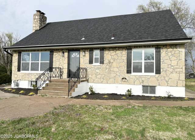 Property at 1434 Sunset Lake Rd, Jefferson City, MO 65109, 3 beds, 2 baths