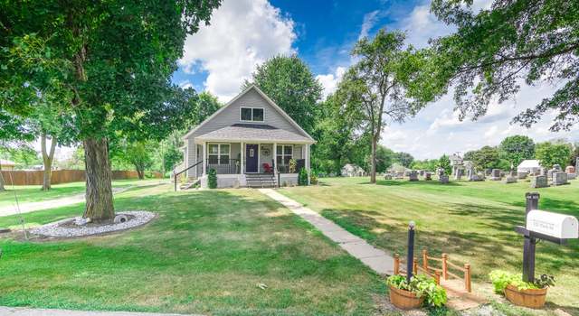 Photo of 121 Park St, New Bloomfield, MO 65063