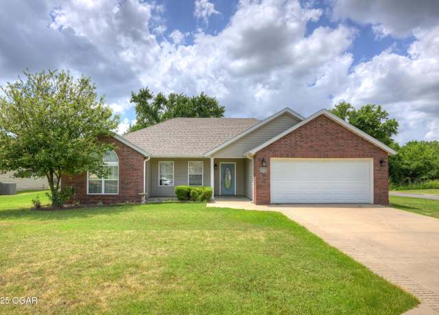 Property at 1504 Prier Ln, Webb City, MO 64870, 3 beds, 2 baths