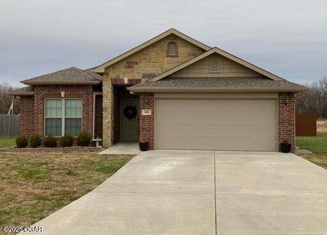 Property at 805 Nicholas Ln, Carl Junction, MO 64834, 4 beds, 2 baths