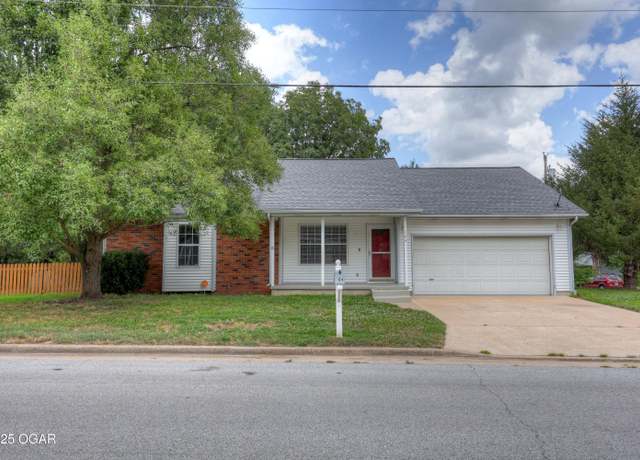 Property at 104 Randolph Dr, Carl Junction, MO 64834, 3 beds, 2 baths