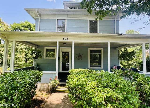 Property at 603 S Jefferson St, Neosho, MO 64850, 4 beds, 2 baths