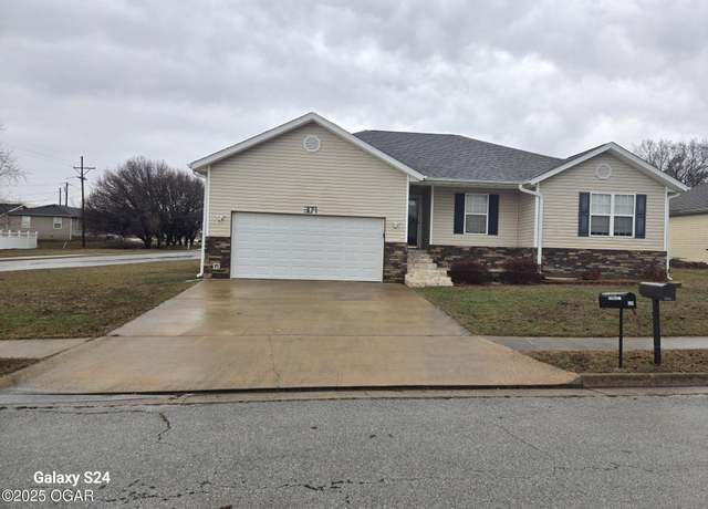 Property at 309 W Gault St, Carl Junction, MO 64834, 3 beds, 2 baths