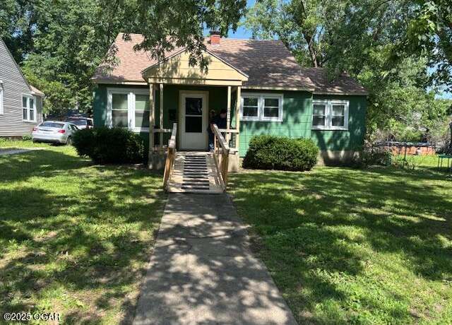 Property at 910 S Mcgregor St, Carthage, MO 64836, 2 beds, 1 bath