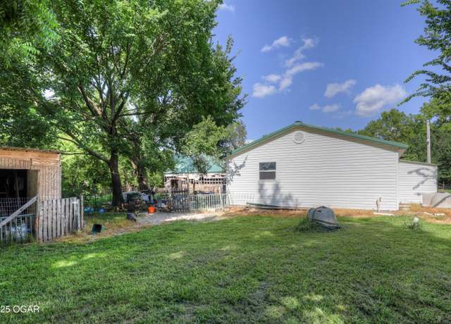 Property at 5923 Elm Rd, Reeds, MO 64859, 2 beds, 1 bath