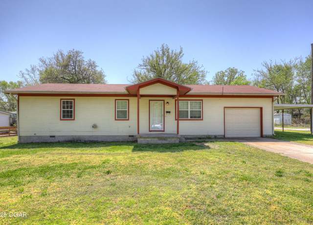 Property at 1212 W 12th St, Joplin, MO 64801, 2 beds, 1 bath
