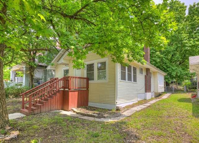 Property at 535 N Byers Ave, Joplin, MO 64801, 3 beds, 1.5 baths