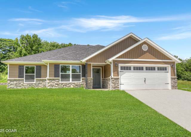 Property at 1227 Sheila Ann Dr, Carthage, MO 64836, 3 beds, 2 baths