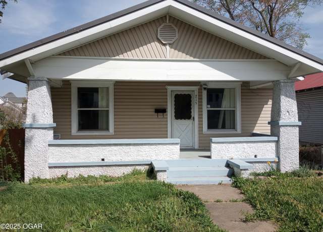 Property at 215 N Central Ave, Monett, MO 65708, 4 beds, 2 baths