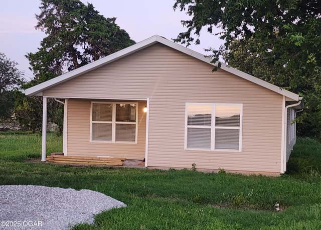 Property at 21483 Antelope Rd, Seneca, MO 64865, 4 beds, 2 baths