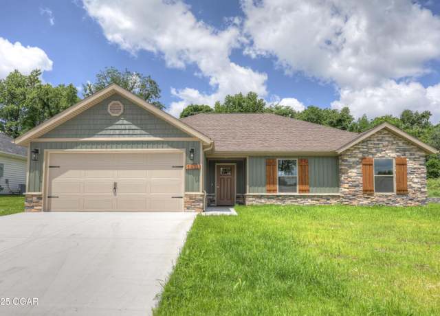 Property at 1231 Sheila Ann Dr, Carthage, MO 64836, 4 beds, 2 baths