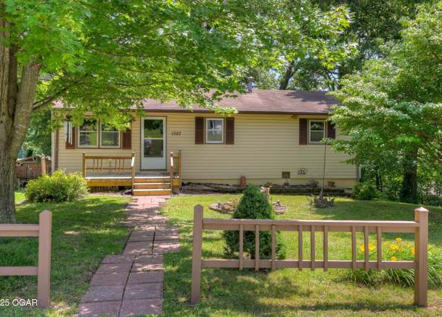 Property at 1507 Hilldale Dr, Neosho, MO 64850, 3 beds, 1.5 baths