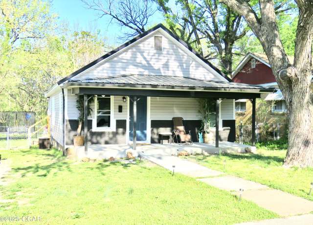 Property at 628 N Jackson Ave, Joplin, MO 64801, 2 beds, 1 bath