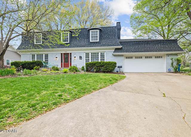 Property at 2825 S Barnes Ave, Springfield, MO 65804, 5 beds, 2.5 baths