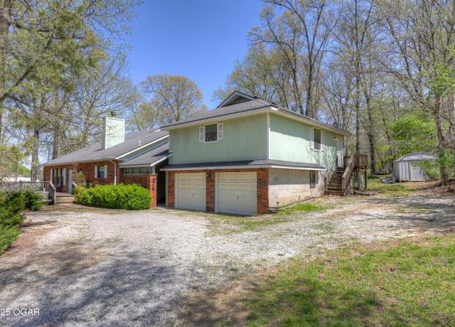 Property at 1411 Marwalk Dr, Joplin, MO 64801, 3 beds, 3 baths