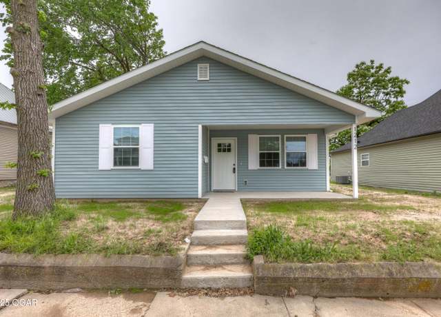 Property at 1212 E Broadway St, Joplin, MO 64801, 3 beds, 2 baths