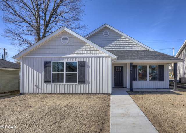 Property at 2208 S Sergeant Ave, Joplin, MO 64804, 3 beds, 2 baths