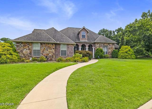 Property at 2702 W Summit Dr, Joplin, MO 64804, 3 beds, 2.5 baths