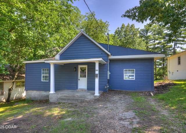 Property at 333 W Hill St, Neosho, MO 64850, 3 beds, 1 bath