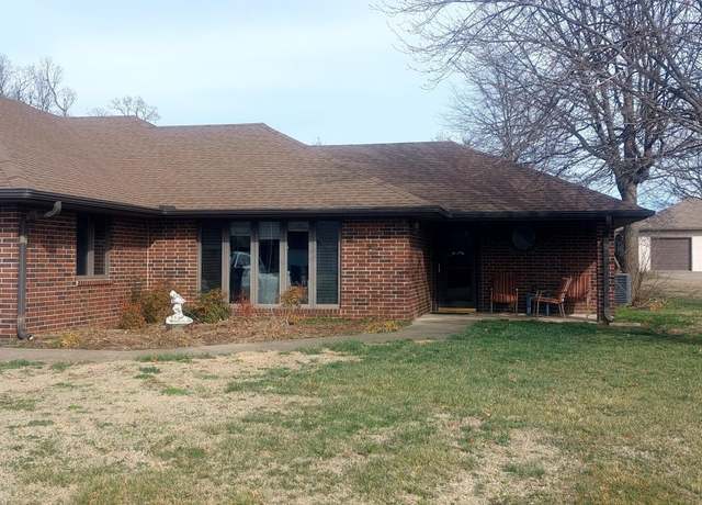 Property at 2111 Cornerstone, Neosho, MO 64850, 2 beds, 2 baths
