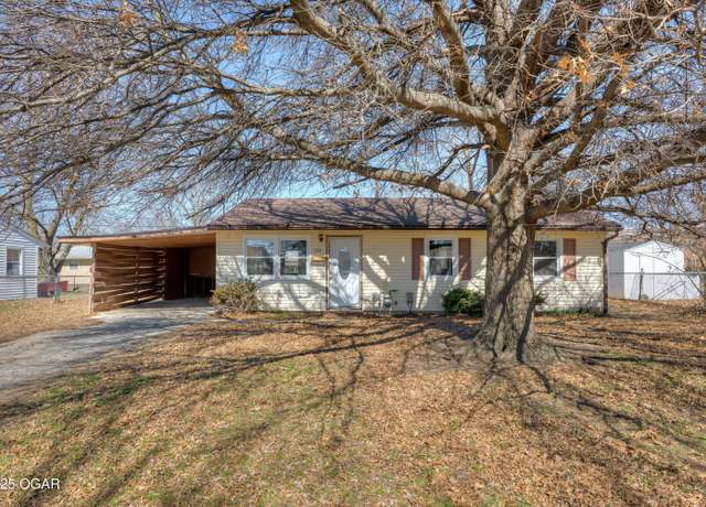 Property at 1729 W 21st Ter, Joplin, MO 64804, 3 beds, 1 bath