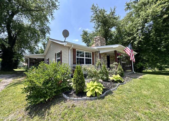 Property at 302 W Market St, Diamond, MO 64840, 3 beds, 2 baths