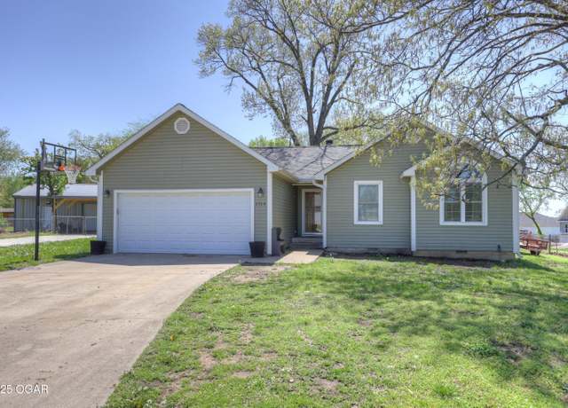 Property at 1514 Country Crossing Xing, Webb City, MO 64870, 3 beds, 2 baths