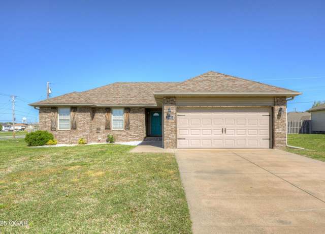 Property at 2005 S Ozark Ave, Joplin, MO 64804, 3 beds, 2 baths