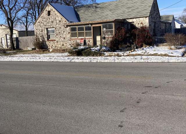 Property at 903 W Daugherty St, Webb City, MO 64870, 3 beds, 2 baths