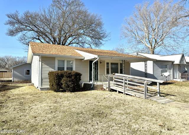 Property at 918 Roosevelt Ave, Joplin, MO 64804, 2 beds, 1 bath