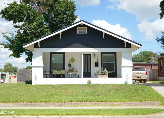 Property at 1605 S Joplin Ave, Joplin, MO 64804, 3 beds, 2 baths