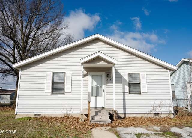 Property at 908 Jefferson Ave, Joplin, MO 64801, 3 beds, 1 bath
